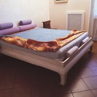 Letto matrimoniale e 2 comodini in legno sbiancato
