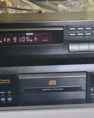 lettore CD Sony e tuner radio Sony 
