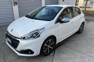 Peugeot 208 PureTech 82 5 porte Allure