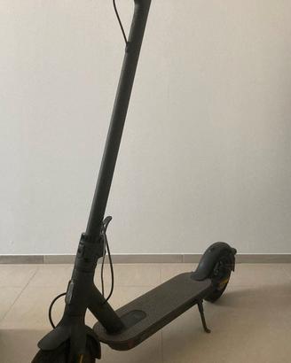 Monopattino Xiaomi Electric Scooter 3