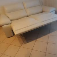 Divano in pelle bianca tre posti
