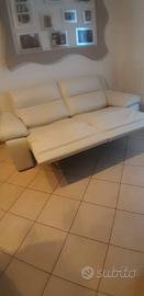 Divano in pelle bianca tre posti