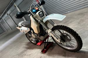 Suzuki DR 350 SE / SHC RALLY + ricambi