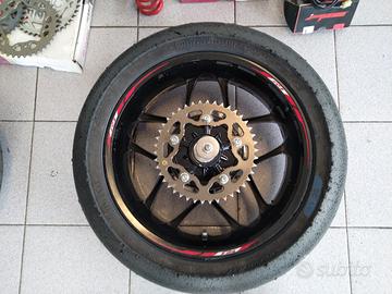 Ruote complete  R1 2015 - 2019
