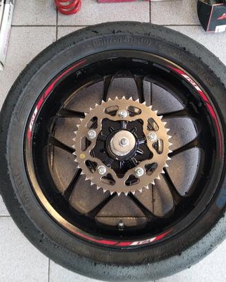 Ruote complete  R1 2015 - 2019