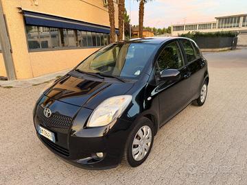 Toyota Yaris 1.3 benzina automatica 2008
