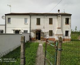 Rustico, casale a Serravalle Riva del Po 850 mq