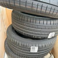 4 pneumatici Pirelli P Zero 235/50/19 estivi