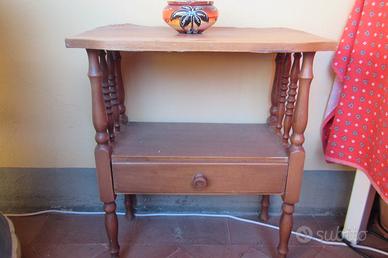 Tavolino da fumo o comodino