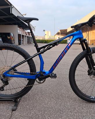 NUOVA Giant Anthem Advanced SL3