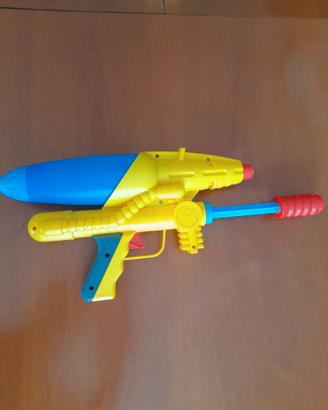 Pistola ad acqua giocattolo 34 cm.