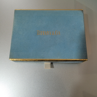 Carte Tiffany vintage e uovo di struzzo inciso