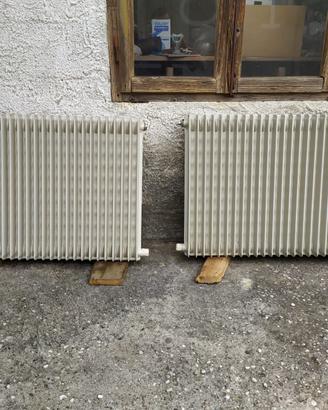 Set di due termosifoni