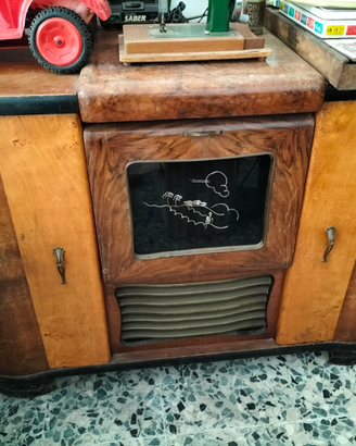 Radio bar giradischi