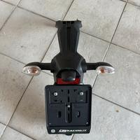 portatarga e frecce r3