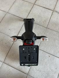 portatarga e frecce r3