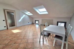 4 LOCALI A BRESCELLO