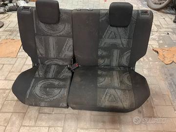 Sedili Opel Agila del 2011