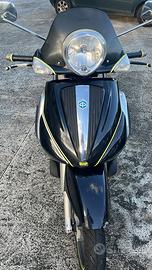 Piaggio Beverly Tourer 125 – 2012