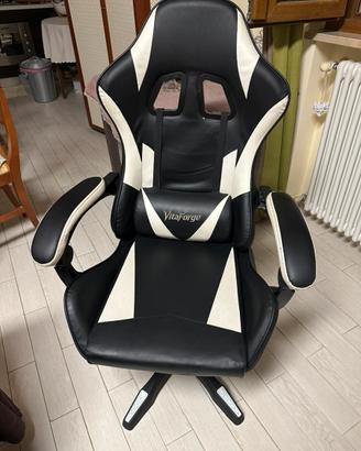 Sedia da gaming VitaForge nera e bianca