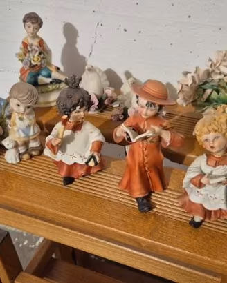 Lotto Statuine Vintage in Ceramica e Porcellana