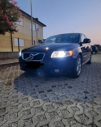 volvo v50 D2