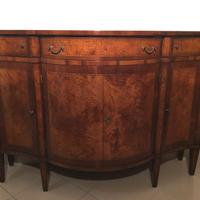 Credenzina in radica di frassino olivato