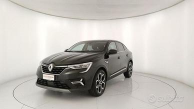 Renault Arkana Hybrid E-Tech 145 CV R.S. Line