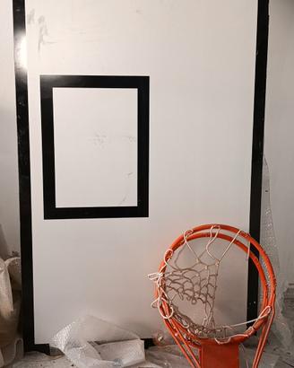 Attrezzature sportive basket e tennis