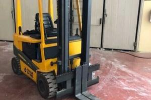 CARRELLO ELEVATORE ROBUSTUS Mod. E20