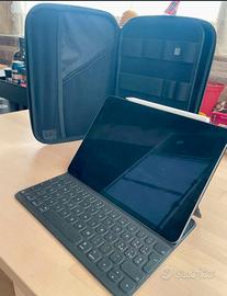 iPad Air + Apple Pencil 2 + Smart Keyboard + Case