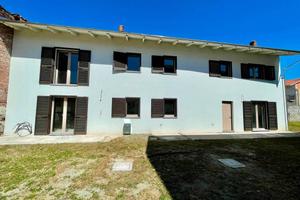 Casa indipendente di 255 m² con 3 locali e box aut