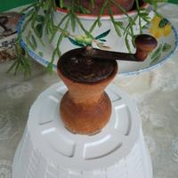Vecchio macina pepe d'epoca 