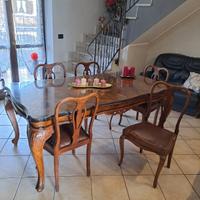 Tavolo con 5 sedie in stile balocco 