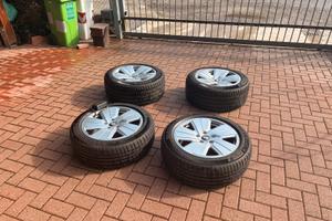 Porsche Taycan cerchi gomme 19 Originali