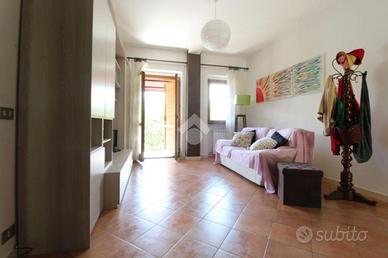 3 LOCALI A SCANDRIGLIA