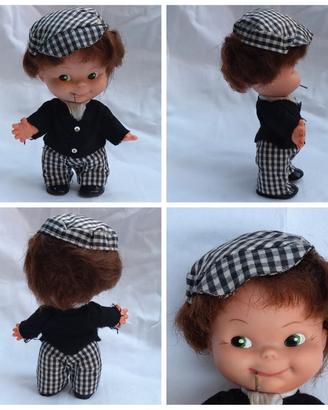 Bambola da collezione con sigarette anni '60.