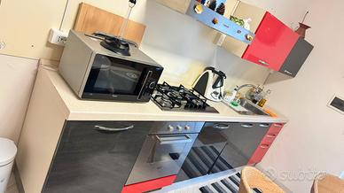 Cucina completa con elettrodomestici buono stato