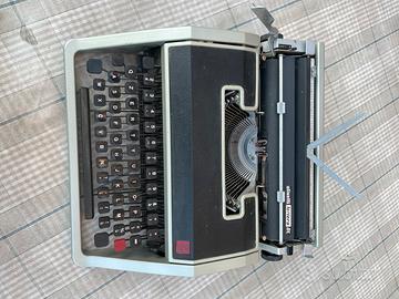 Macchina da scrivere Olivetti lettera DL