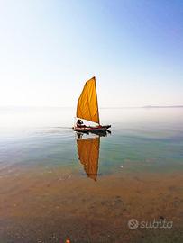 barca a vela trimarano