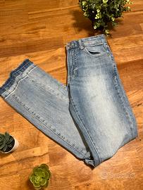 FLARE JEANS BERSHKA🩵