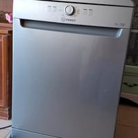 Lavastoviglie indesit 