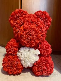 Orsetto di rose finte