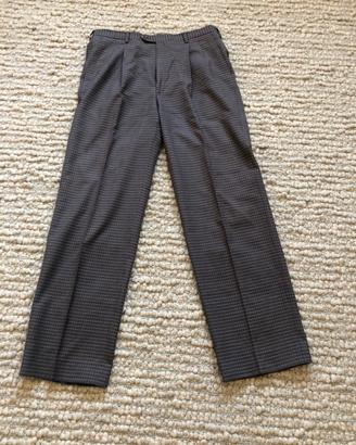 Pantaloni uomo in pura lana vergone.