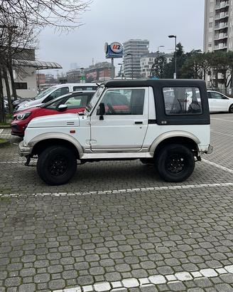 Hard Top Suzuki Samurai