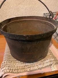 Antico paiolo in rame