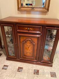 Mobile con vetrina e specchio