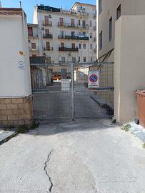 Box auto, zona questura