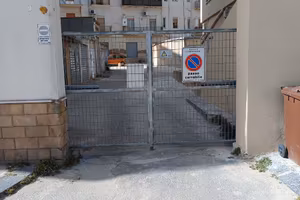 Box auto, zona questura