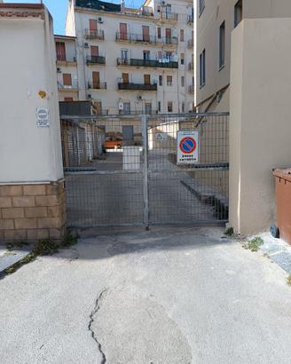 Box auto, zona questura
